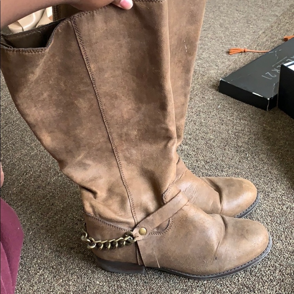 Chestnut boots